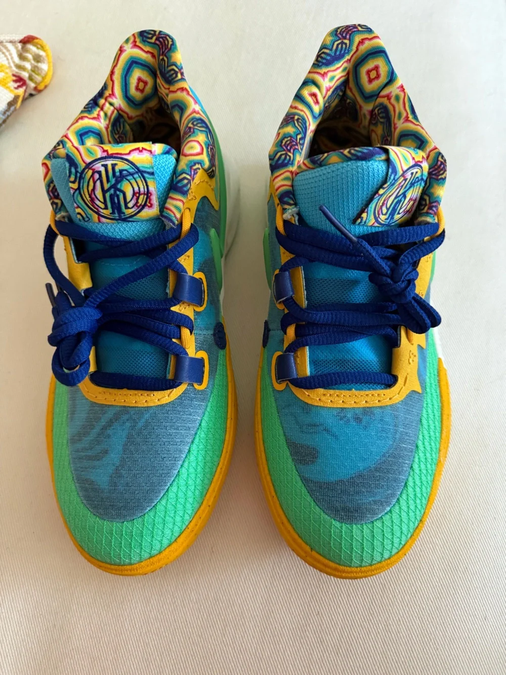 NEW - Nike Kyrie 8 SE TD 'Baltic Blue Multi-Color'. Size 4Y